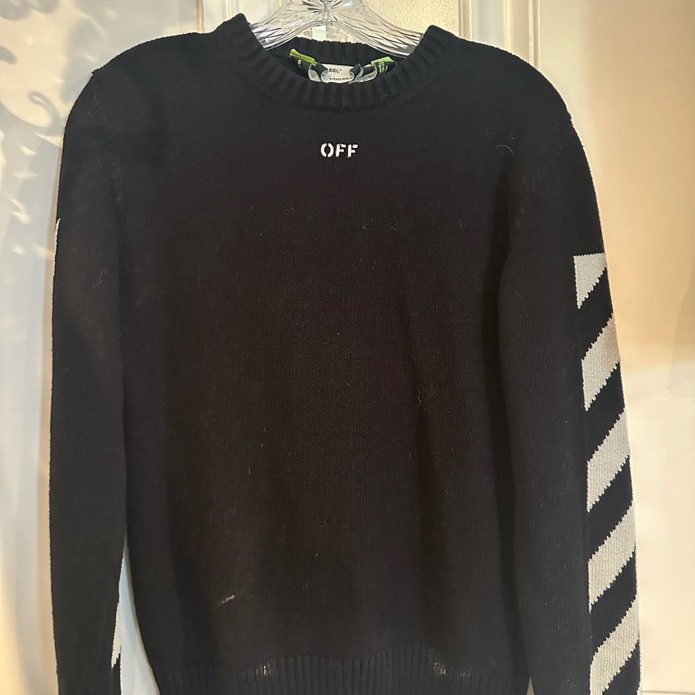 Off-white crewneck sweater